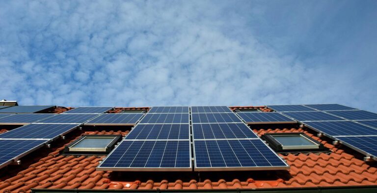 Solar Panels for the Home: A Beginner’s Guide