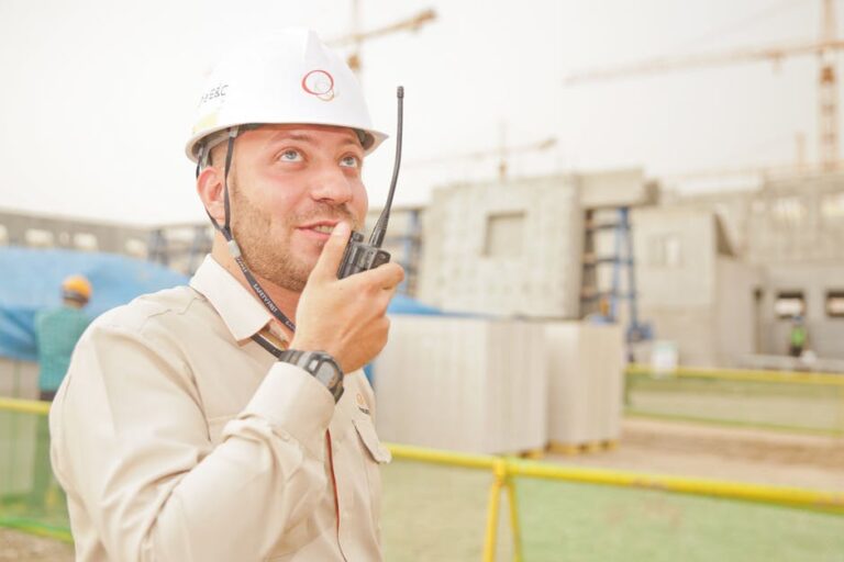 How to Choose Two-Way Radios for Construction Sites