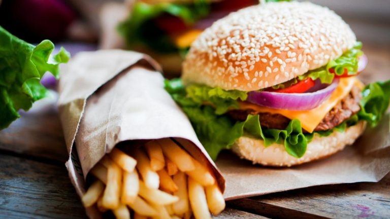How to make healthy choices at fast food restaurants