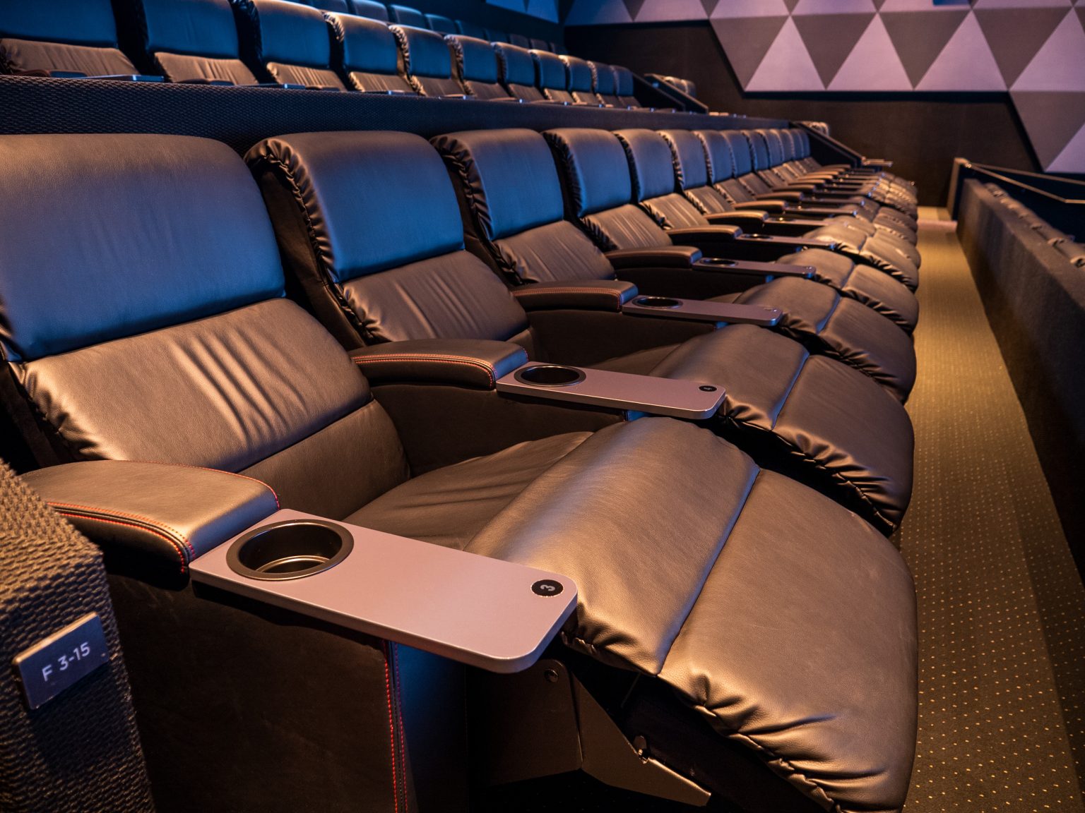 A Review of the Hot Food Menu and Service at HOYTS Garden City